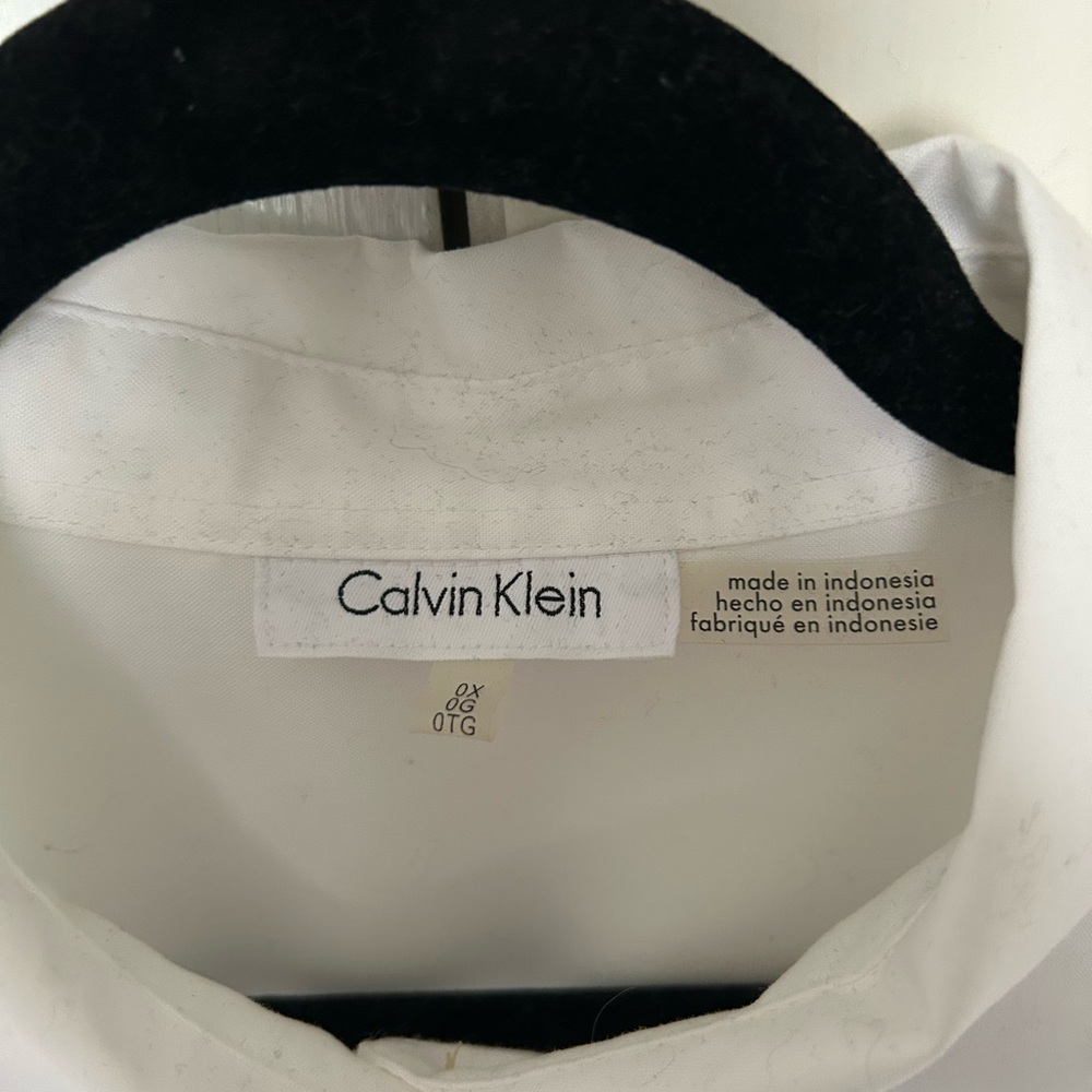 Calvin Klein White Dress Shirt Elegant Design